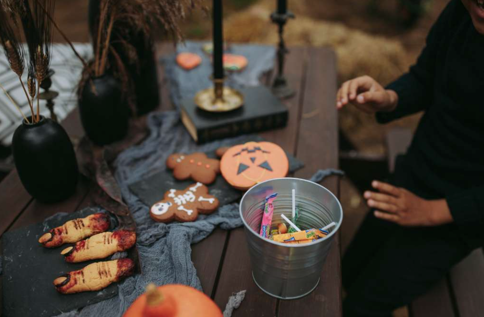 Halloween Meeting Invitations with Party Theme